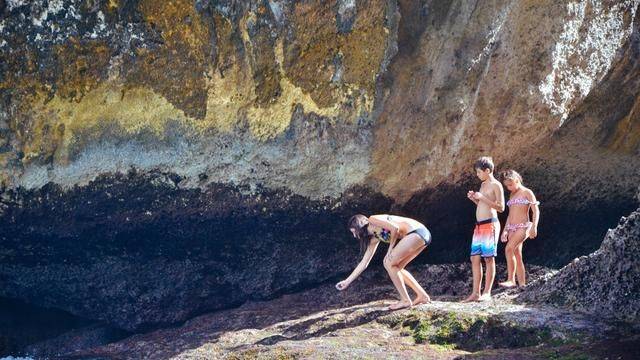 巴厘岛的美景太多,随便一初海边山洞,就是世界前5010