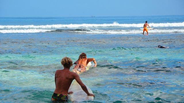 巴厘岛的美景太多,随便一初海边山洞,就是世界前5013