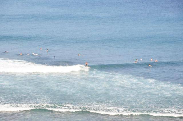 巴厘岛的美景太多,随便一初海边山洞,就是世界前5023