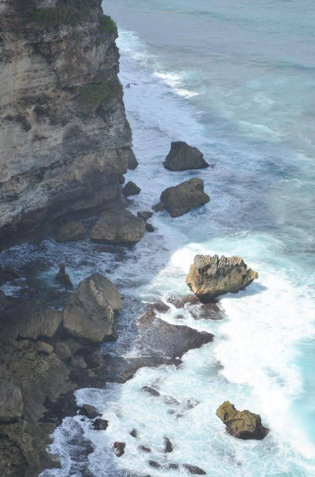巴厘岛最美海滩，曾经有一对情侣殉情，如今成为著名景点10