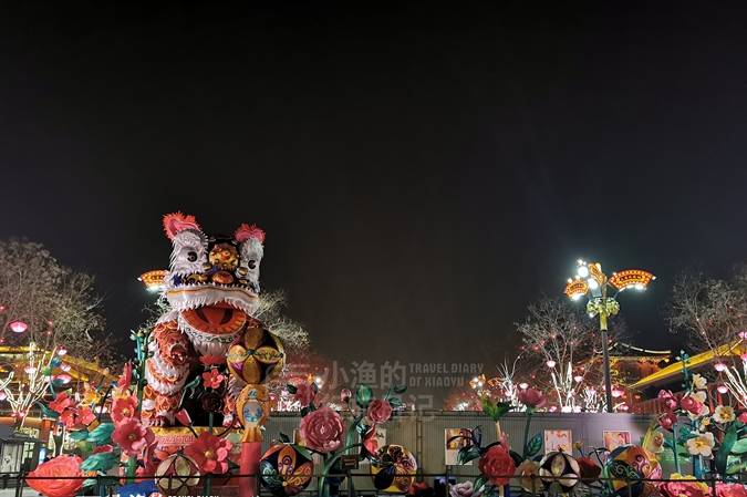 原创 曾是西安最拥挤景区,如今游人减半,店铺歇业,华美灯光依旧1