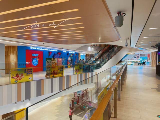 原创 广州市“白云新城”的地标商场,就在地铁口,人气还一直都很旺8