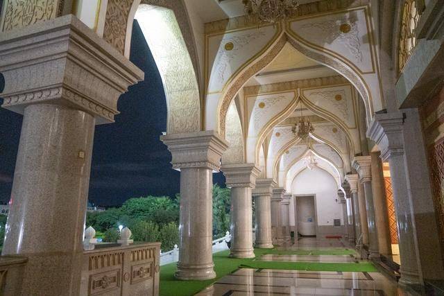 沙甸清真大寺,气势磅礴,仿佛来到了外国5