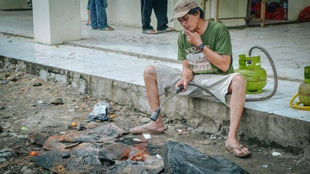 印尼都推荐旅游的菜市场，蟒蛇蝙蝠一样不少，你想来挑战一下吗25