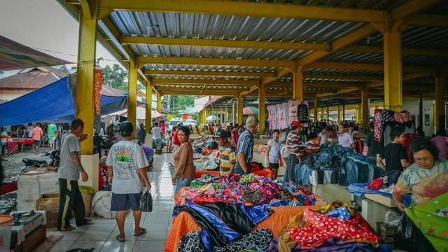 印尼都推荐旅游的菜市场，蟒蛇蝙蝠一样不少，你想来挑战一下吗29