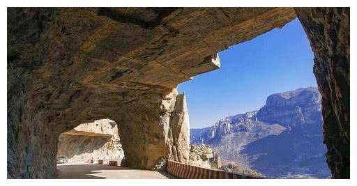 原创 中国最“隐秘”的村庄,拥有最震撼的美景,出门需爬2000级台阶4