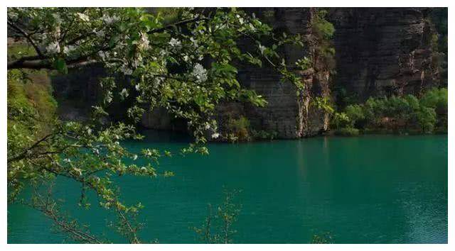 原创 中国最“隐秘”的村庄,拥有最震撼的美景,出门需爬2000级台阶7