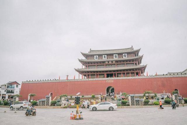 这个云南低调的小城，今年绝对不许错过了，据说是30年前的丽江2