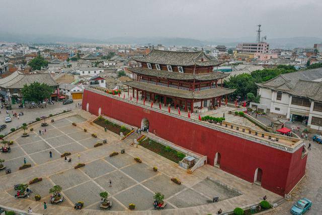 这个云南低调的小城，今年绝对不许错过了，据说是30年前的丽江3