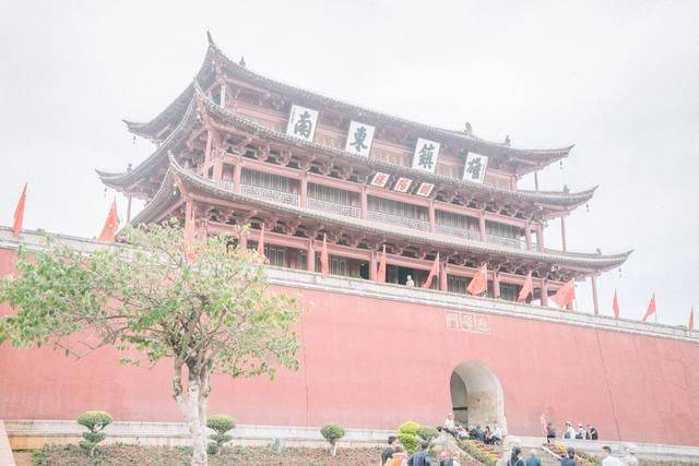 这个云南低调的小城，今年绝对不许错过了，据说是30年前的丽江10