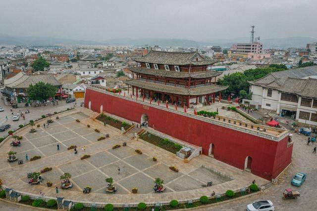 这个云南低调的小城，今年绝对不许错过了，据说是30年前的丽江13