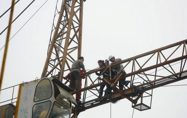 原创 为什么塔吊师傅可以一整天不下来，不吃饭不上厕所？看完后懂了2