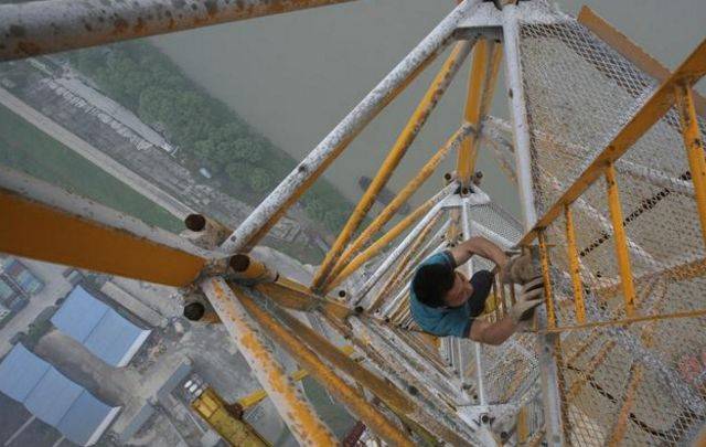 原创 为什么塔吊师傅可以一整天不下来，不吃饭不上厕所？看完后懂了3