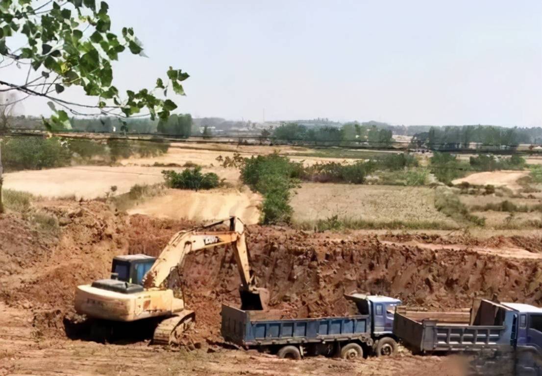 原创 农村建房用的“红砖”,为何国家要禁止使用?知道危害你还敢用?2