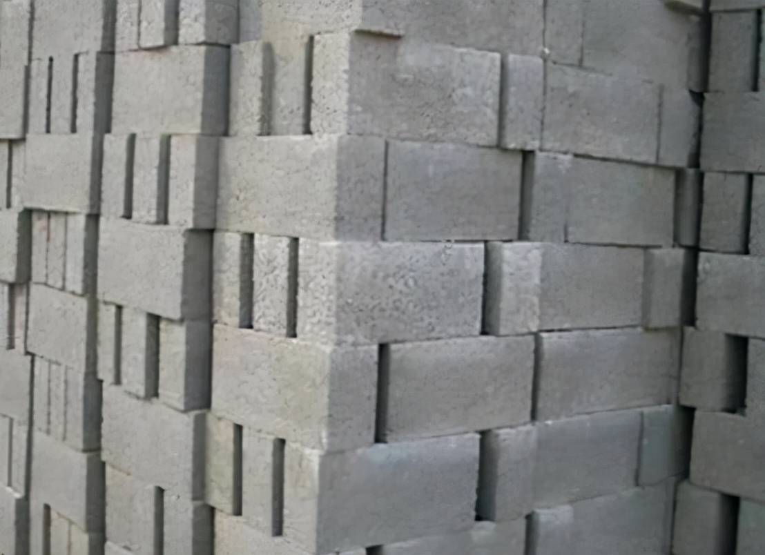 原创 农村建房用的“红砖”,为何国家要禁止使用?知道危害你还敢用?5