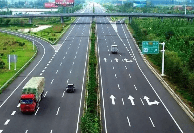 原创 中国最早修建的一条高速,已达到最长收费年限,为何始终没有免费1