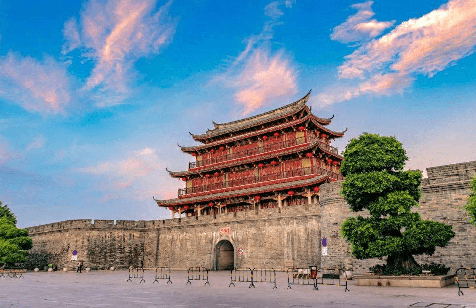 原创 广东有一低调的千年古城,风景不输重庆洪崖洞,门票免费游客不多3