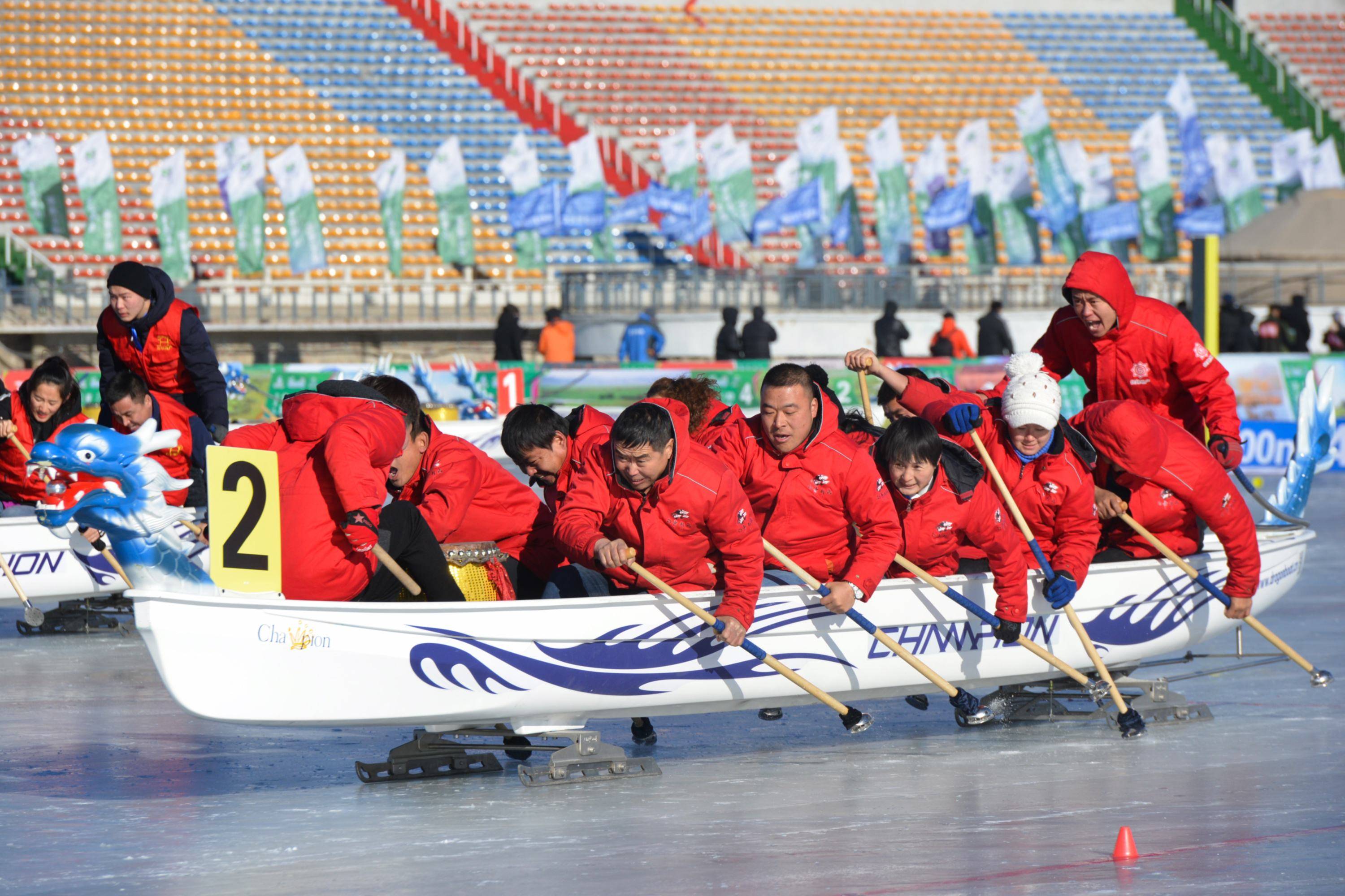 原创 查干湖的鱼为何越捞越多?一条头鱼拍出300万,怎么这么值钱?4