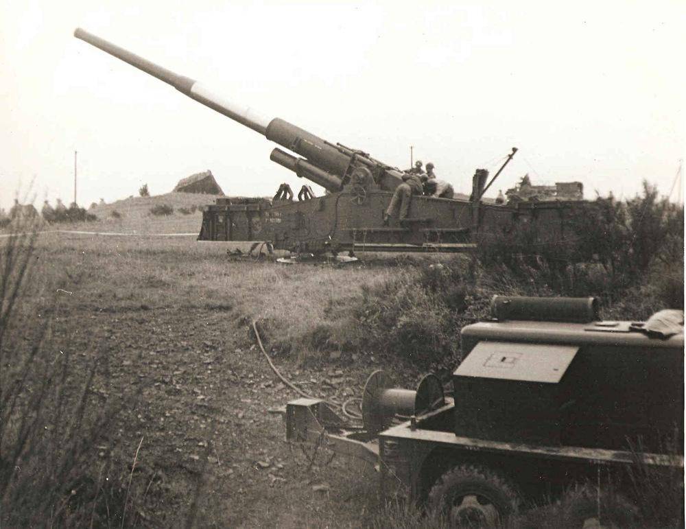 原创 地球一直漂浮在太空中,为何其重达60万亿亿吨,却不会向下坠落?6