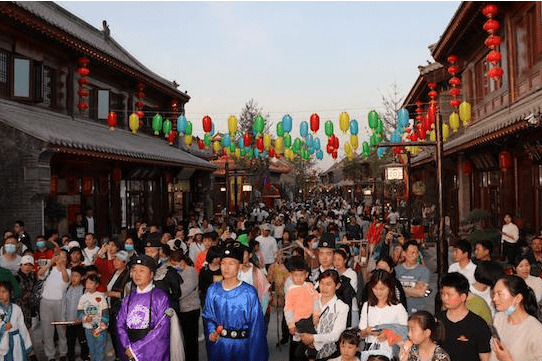 原创 驻马店投资80亿建造的古镇“火了”,风景优美,不输清明上河园5