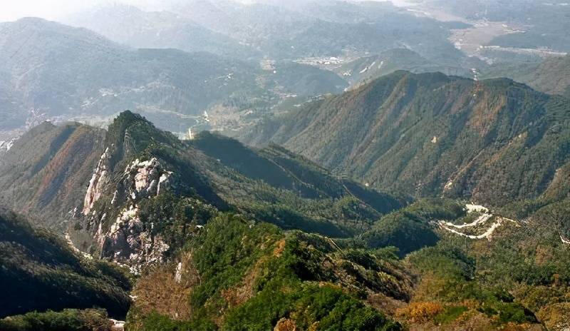 原创 这座横跨三省的山，拥有知名景点，你知道是哪一座山吗？2