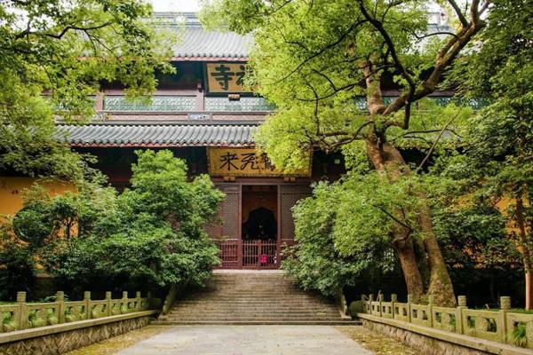 2022杭州春节寺庙开放吗 杭州寺庙哪个最灵3
