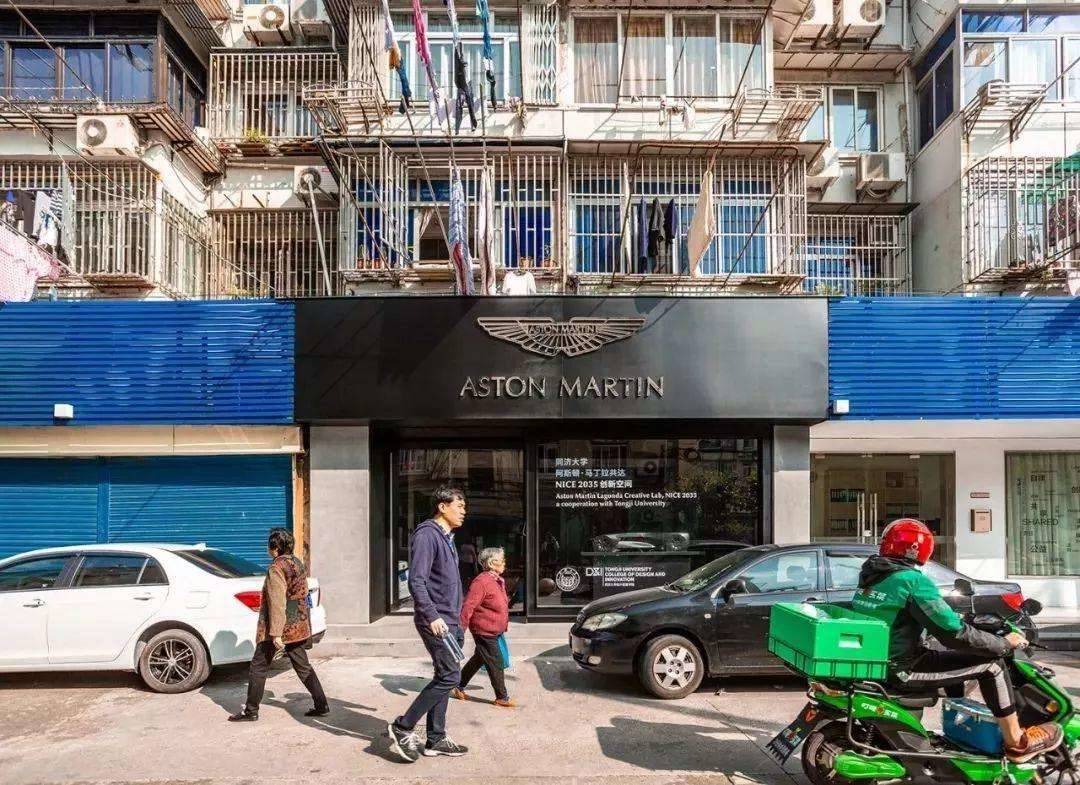 原创 上海高层是怎么晾衣服的？看完他们晾衣服的方式，网友：无法理解1