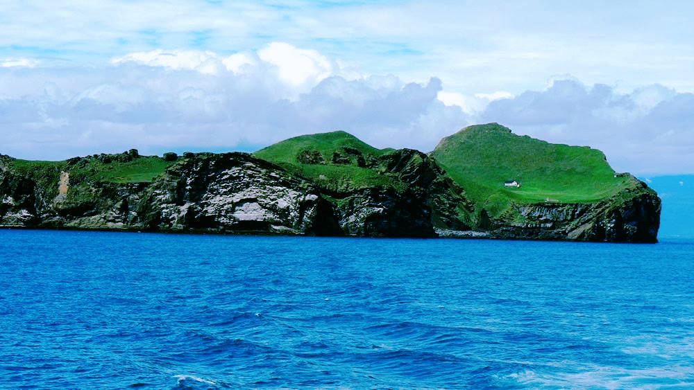 原创 45万平方米的小岛，四周都是海水和峭壁，上面却矗立着一栋房屋？5