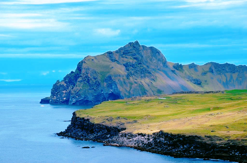 原创 45万平方米的小岛，四周都是海水和峭壁，上面却矗立着一栋房屋？6