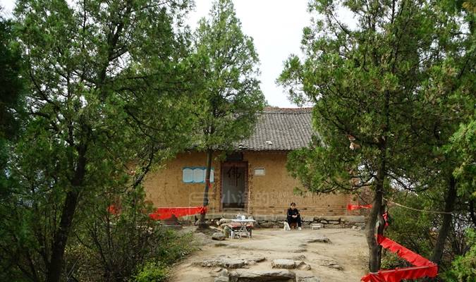 原创 去西安秦岭爬“野山”,沿途寺庙善意举动,游人感动不已8