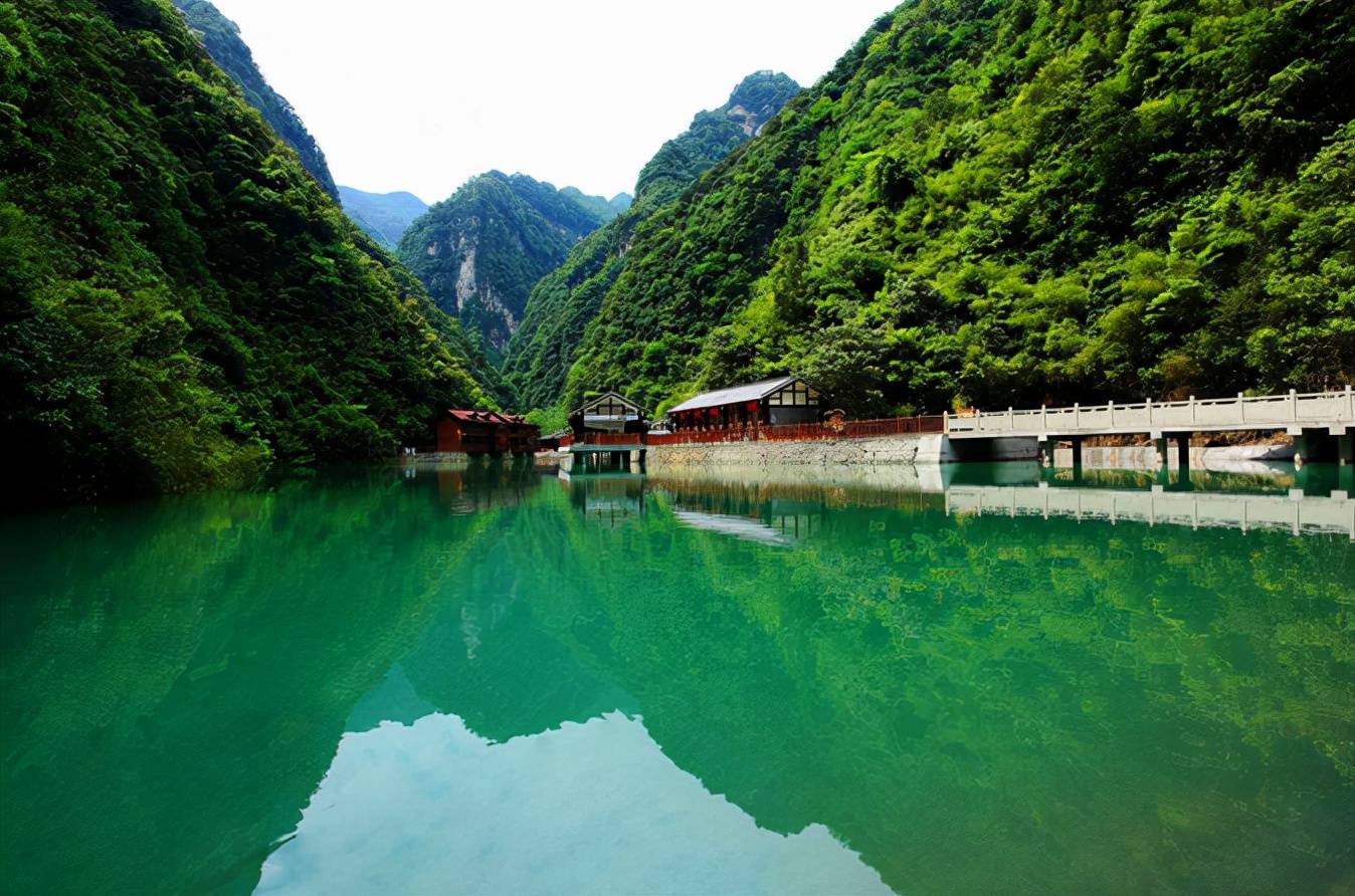 原创 重庆“第一个”被摘牌的景区,屡屡发生宰客事件,如今冷冷清清1