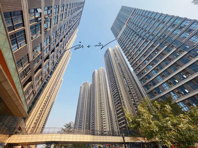 原创 广州与佛山交界处有一座“新城”，住宅容积率超高，房价还不便宜2