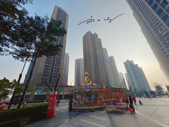 原创 广州与佛山交界处有一座“新城”，住宅容积率超高，房价还不便宜5