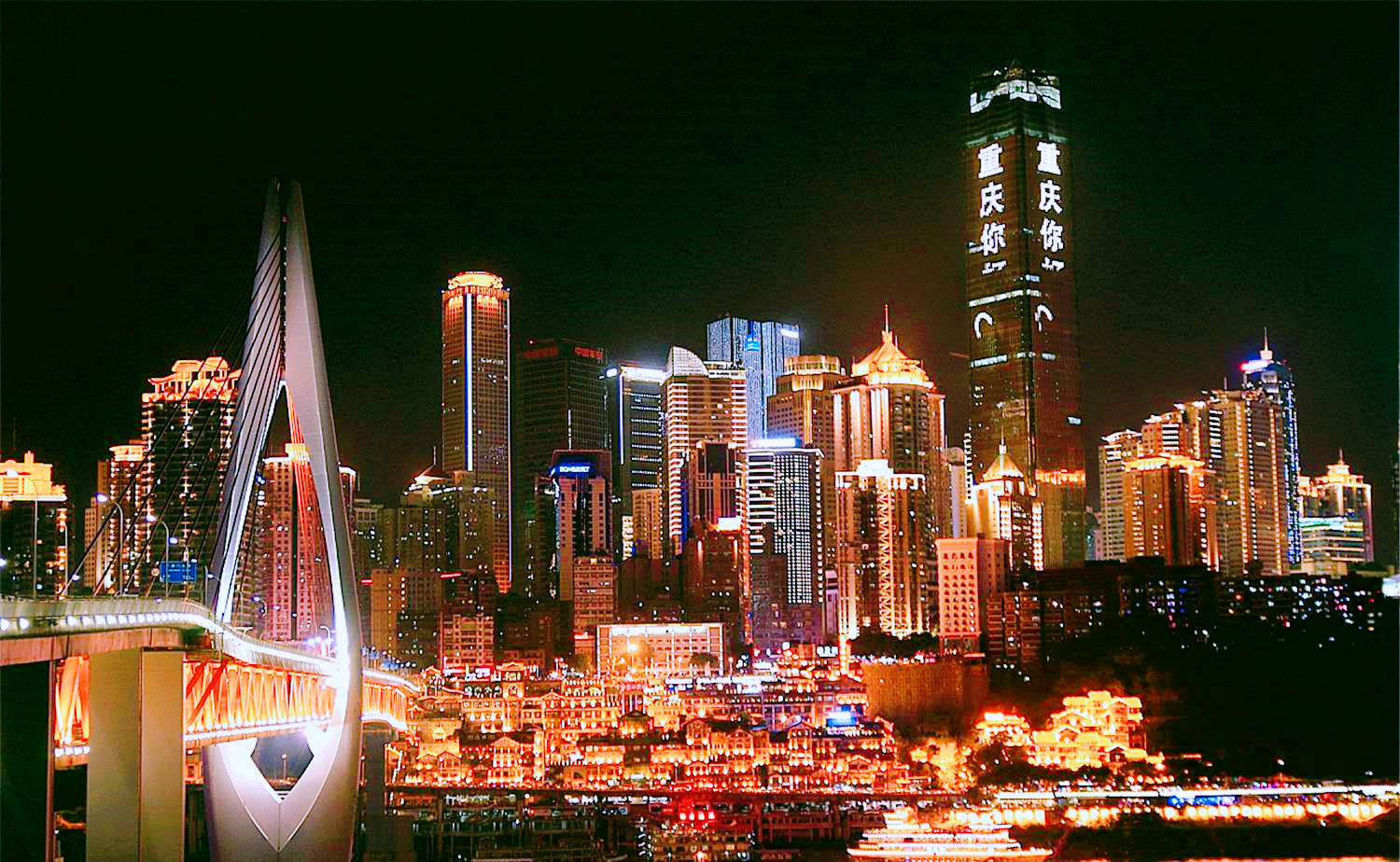 原创 国内“难熬”的动车,全程7小时没信号,背后却是工人们的不容易4