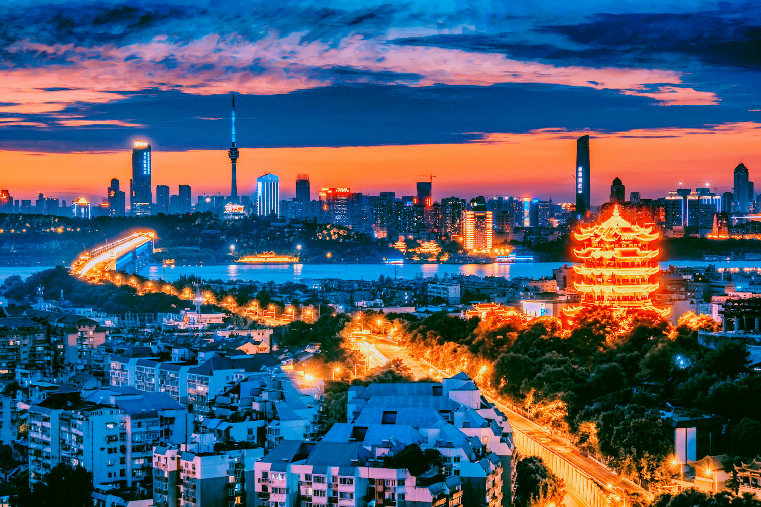 原创 国内“难熬”的动车,全程7小时没信号,背后却是工人们的不容易8