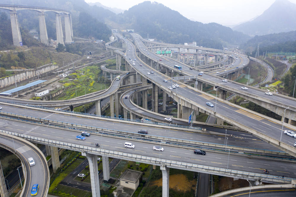 原创 贵州有座“奇葩”立交桥，5层8出口像过山车，老司机上来被绕晕9