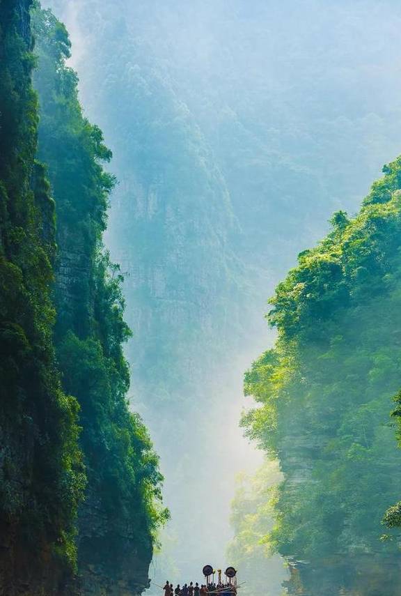 原创 广西圣堂湖,一块隐于山水之间的天然翡翠,藏着冬日里的温柔1