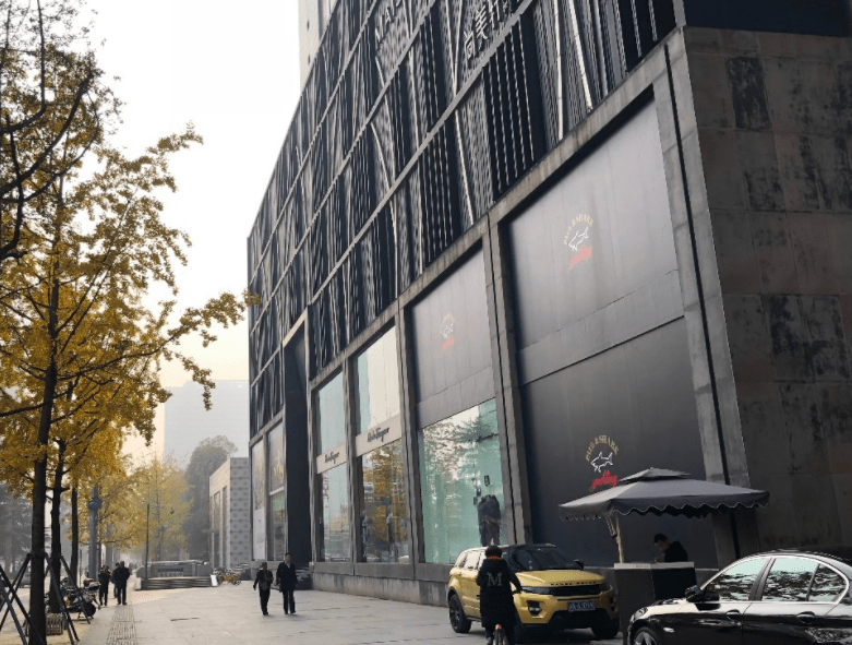 原创 成都有一大型商场,曾经深受市民欢迎,后因为拖欠员工工资倒闭2