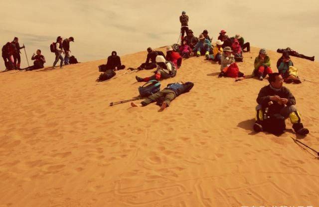 原创 沙漠中的沙子这么多，为什么不拿来建房呢？网友：不是很现实！3