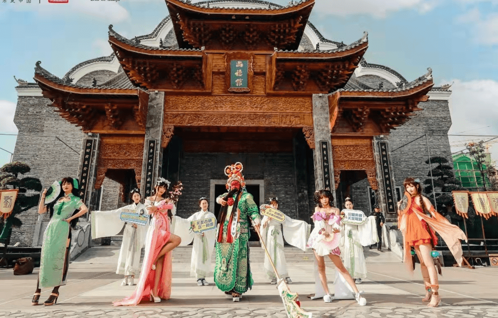 原创 湖北又一座假古镇走红,耗资80亿占地千余亩,未来将于唐城对标1