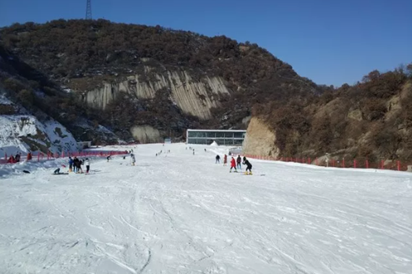 神灵寨滑雪场2021年12月29日开放公告1