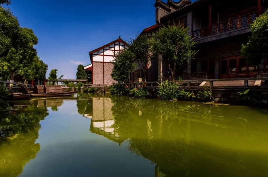 原创 四川有一“假古镇”，耗资20亿建成还免费开放，如今却异常冷清1