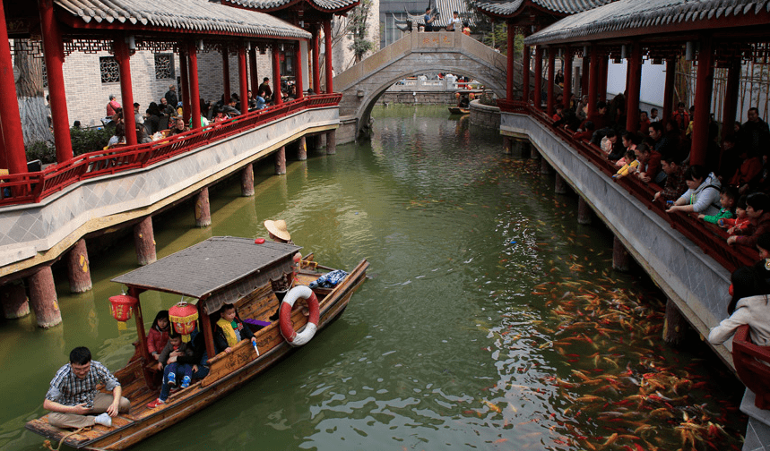 原创 四川有一“假古镇”，耗资20亿建成还免费开放，如今却异常冷清2