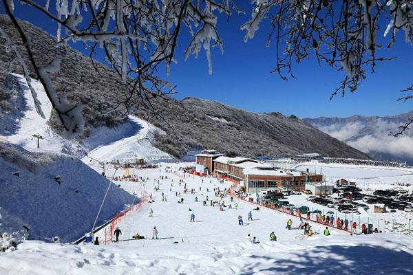 成都周边哪里滑雪最好 好玩的滑雪场推荐3