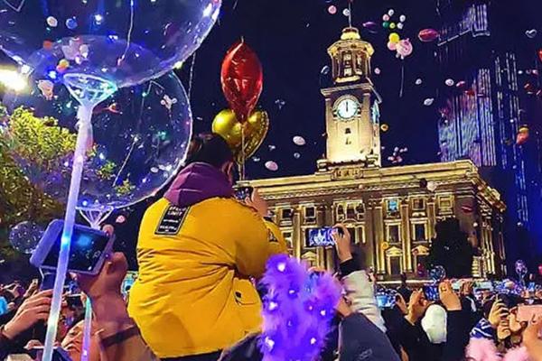 2022年青岛跨年哪里有烟花看 首选方特梦幻王国1