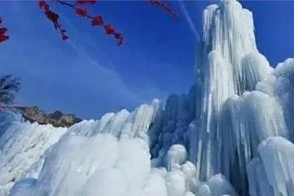 成都冬天适合去哪里旅游 冰瀑、滑雪、温泉首选1