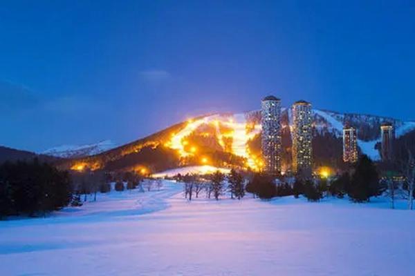 日本最值得去的十大滑雪场推荐5