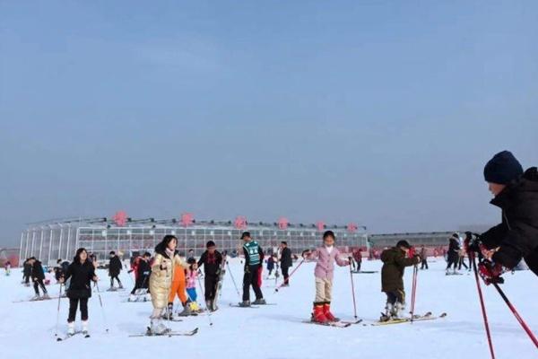 济南哪个滑雪场适合初学者1