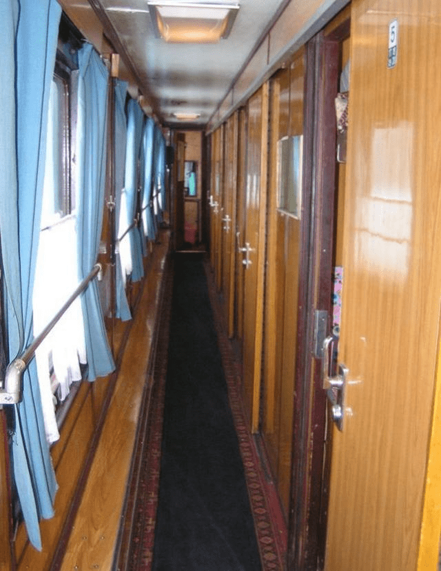 原创 全球最长的铁路线:全程10267公里,每月发车两次却一票难求4