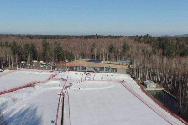 松花湖滑雪场和长白山滑雪场哪个好3